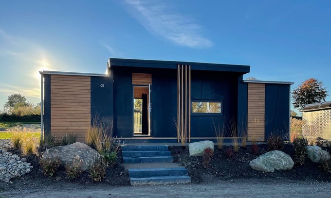 Belau Apartment | Tiny Igloo Karlsson on Lake Belau