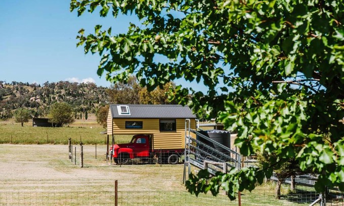 Frog Rock House | Tiny Truck at Ithaca - Mudgee's Most Unique Stay