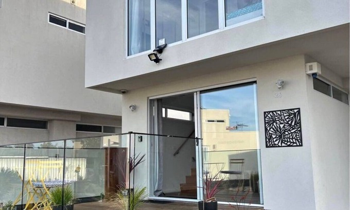 Mornington Peninsula Villa | Tiny Villa, Only a Hop, Skip, Jump to the beach
