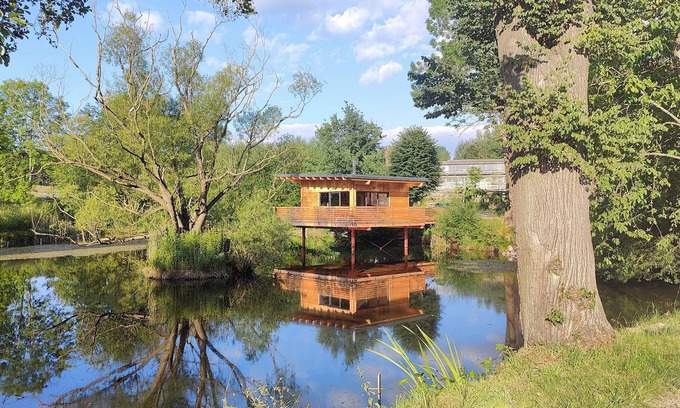 Buhlau Cottage | TinyHousebeiDresden spektakuläres winziges Häuschen auf Stelzen im Pferdeteich, Kaminofen, umlaufende Terrasse - Nähe Sächsische Schweiz