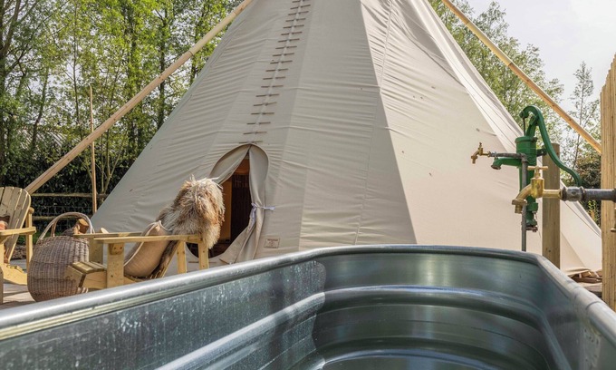 Lembeke RV Rental | Tipi Bo Deluxe