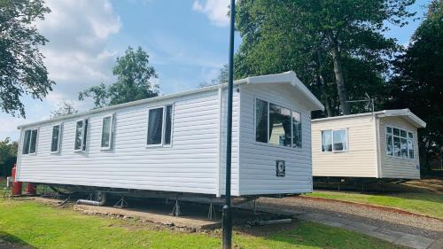 Berwick-upon-Tweed Apartment | TL04 - FREE WIFI-Amazing Cosy Three Bedroom Mobile Home Haggerston CASTLE Holiday Park - ENTERTAINMENT PASSES NOT INCLUDED!