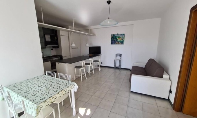 Fiumaretta Apartment | To the sea, spacious and comfortable, car park and pine wood