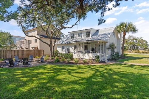 East Beach House | Toddy Cottage - 1812 Ocean Road