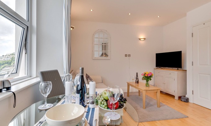 West Looe Apartment | Tolven Apartment 4, Harbour View