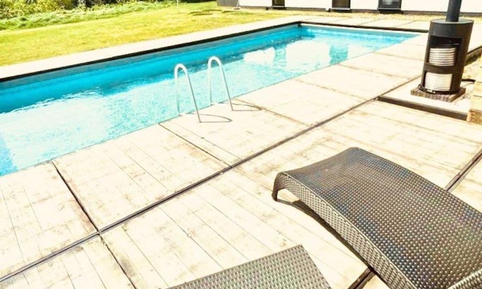 Lazarushoek House | Tomorrowland Poolhouse 2 rooms 4 -6p bar shuttle WE1