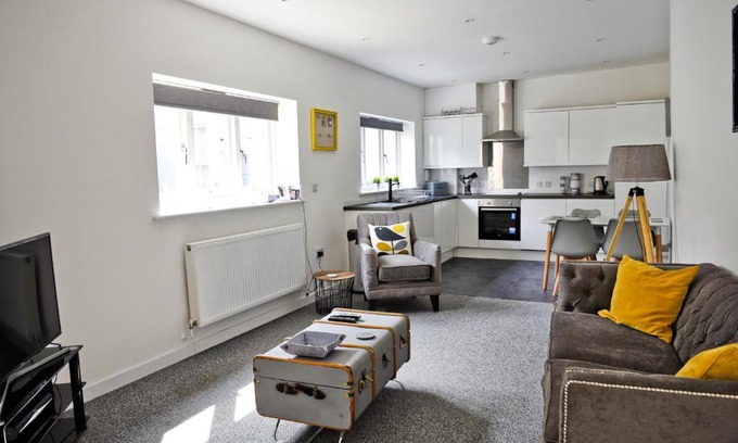 Ipswich Apartment | Toothbrush Apartments - Central Ipswich - Fore St