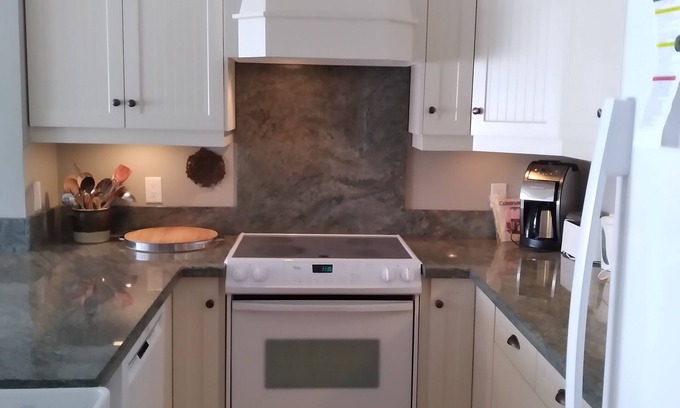 Kaslo Condo | Top floor and beautiful view at Marina Ridge on Kaslo Bay