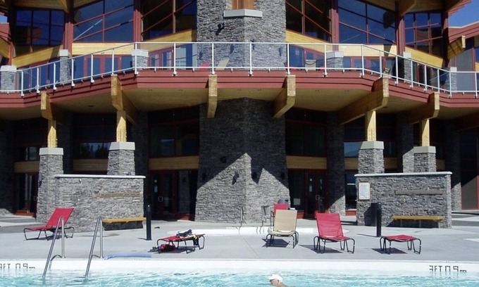 Shannon Lake Condo | Top floor!Mission Hill and lake view. Gym,pool,sauna,and more! Mins to the lake