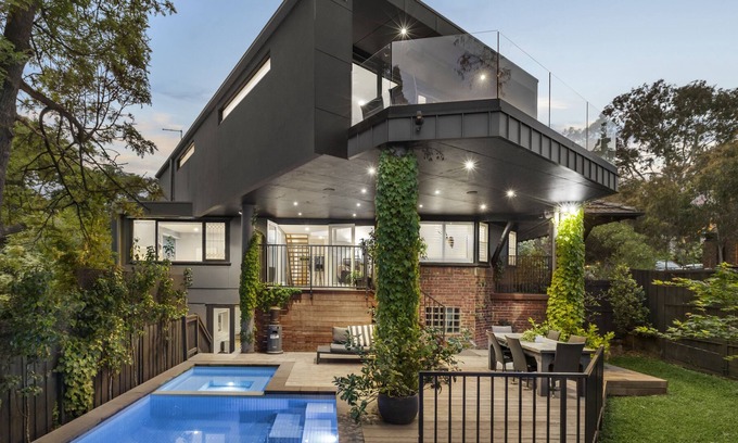 Kew House | Top of the Trees in the City