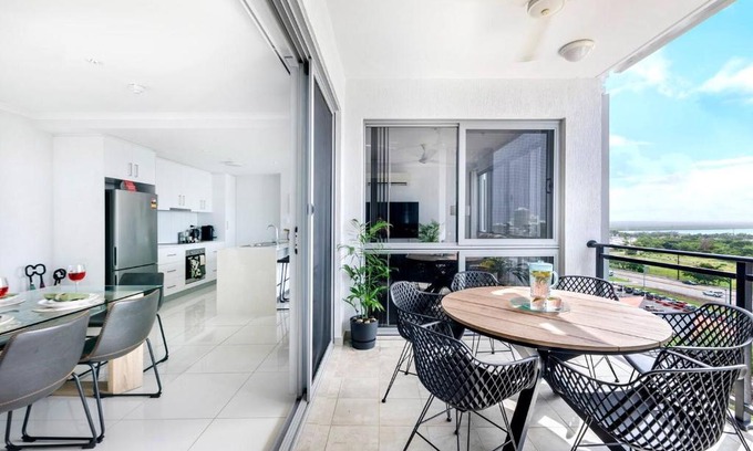 Darwin City Centre Apartment | 'Top of Town' Resort-style Stay in Heart of Darwin
