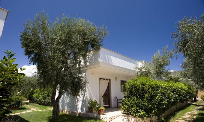 Mattinata Resort | Torre Simone villa with swimming pool, private beach and tennis