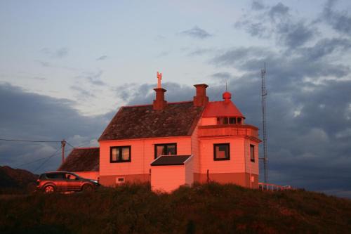 Karlsy Villa | Torsvåg fyr