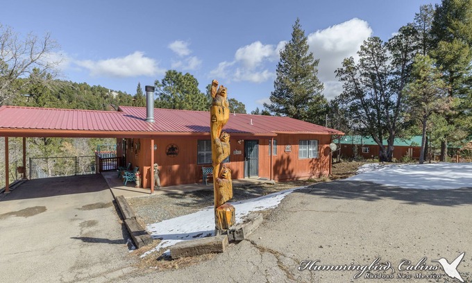 Ruidoso Cabin | Touch of Santa Fe: Have you ever wanted to be in two places at once? With hot tub.