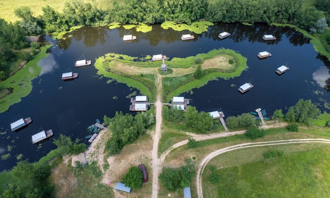 Chassenard Boat Rental | Toue Cabanées for Group