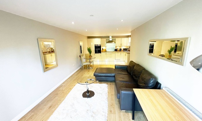 Rushmoor District Apartment | Town Center - 2 Bedroom Apartment - Farnborough