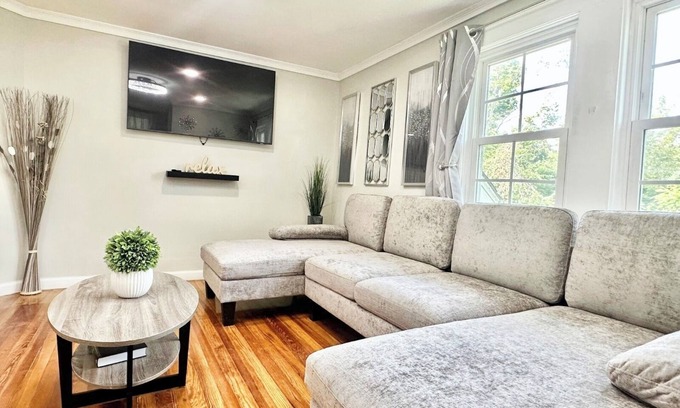 Newton Apartment | Town & Country Andover 2nd Floor Area Apartment
