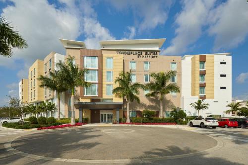 The Hammocks Hotel | TownePlace Suites Miami Kendall West