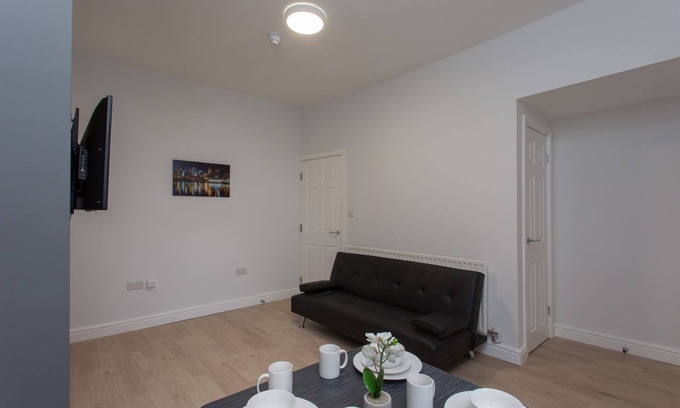 Crewe House | Townhouse @ 101 Catherine Street Crewe - Whole 4 Bedroom House