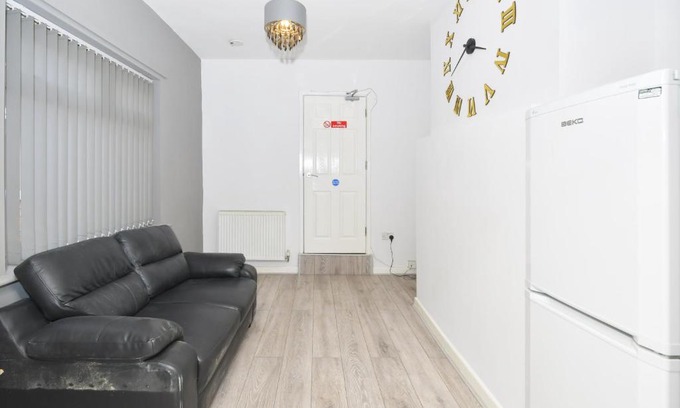 Crewe House | Townhouse @ 115 Walthall Street Crewe