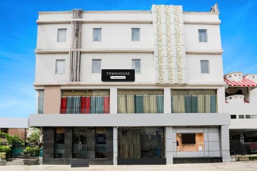 Kota Hotel | Townhouse Talwandi formerly Paras Royale