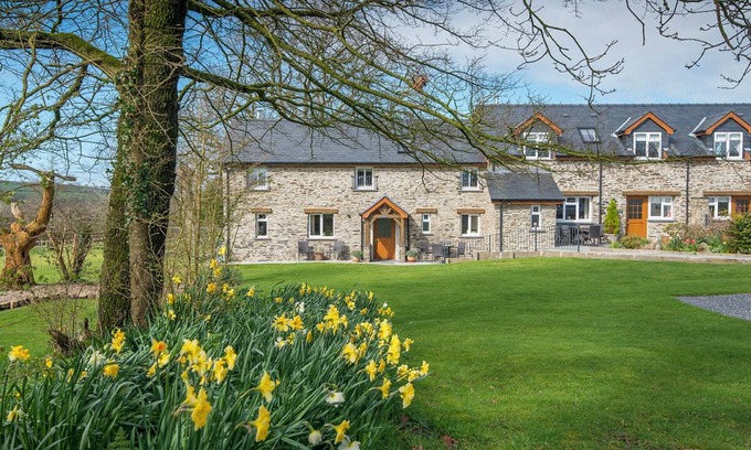 Tan-y-groes Cottage | Towy, Holiday Cottage Penwern Fach, Cenarth, Sleeps 6, 3 bedrooms, bathrooms