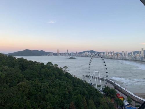 Pioneiros Apartment | TR01- Suíte+1 | Vista Incrível | Piscina|Big Wheel