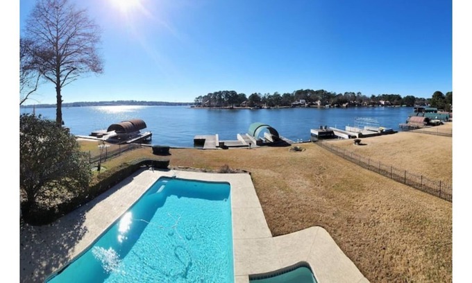 Walden on Lake Conroe House | Trader's Hideaway