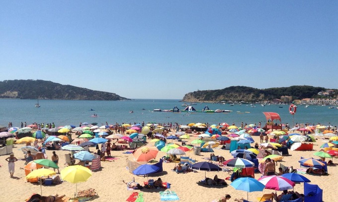 Sao Martinho do Porto House | Traditional Portuguese Home Within Walking Distance To The Beach, With Wifi.