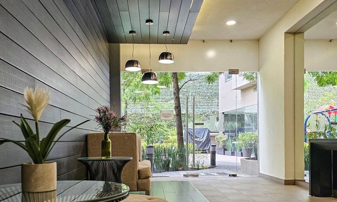 Ampliacion Granada Apartment | Traditional Apartment Vive Grand by Kukun
