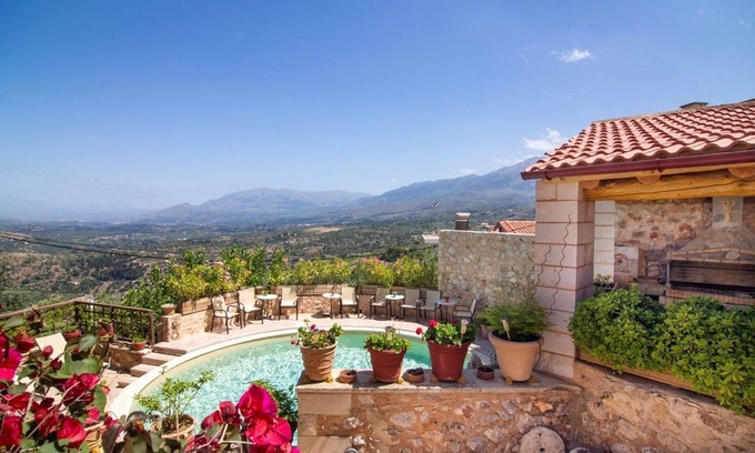 Samonas Villa | Traditional Crete Villa | Villa Blue.