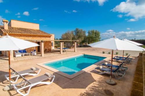 Sineu House | Traditional house Casa Binitaref with pool in Sineu