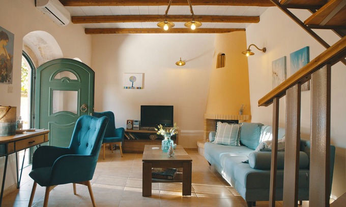 Plaka House | TRADITIONAL HOUSE