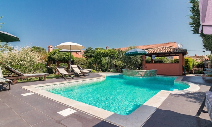 Valdebek Apartment | Traditional Istrian House - Family Apartment with swimming pool - near Kamenjak