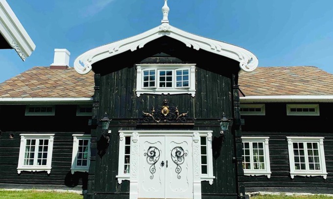 Hundorp House | Traditional timber farm with Sauna & Wi-Fi