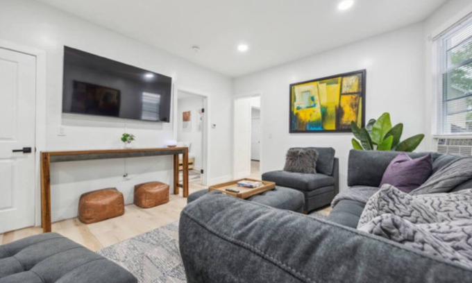 Ampere Apartment | Train to NYC~7 min walk; Near American Dream/MetLife Stadium/EWR/Prudential Cent
