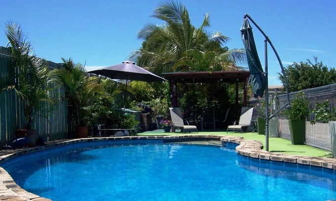 Sarina Hotel | Tramway Motel