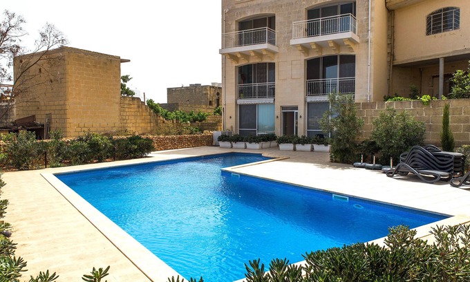 Xaghra Apartment | Trankwilla! New 3½ room Apartment. Large Pool! Sun Terrace. Near Ramla Beach!