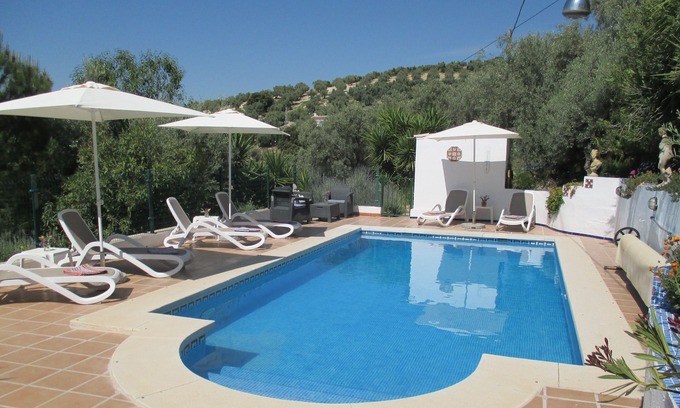Villanueva de Algaidas Cottage | Tranquil 2 Bedroom cottage with pool, close to Lake Iznájar.