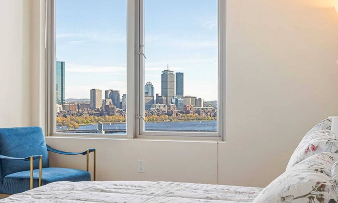 East Cambridge Apartment | Tranquil 2 BR 2BA apartment with stunning views
