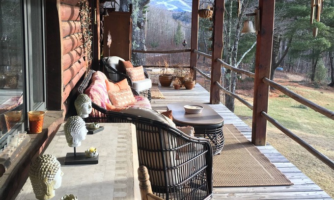 Hunter Cabin | Tranquil 3 Bdrm Log Cabin on Lake 10 min from Windham & Hunter Mts- dog friendly