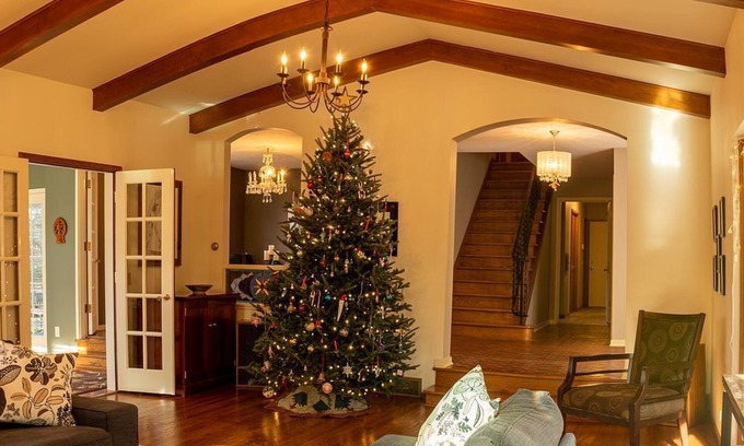 Madison House | Tranquil 4-Bedroom Hideaway Nestled in the Trees with Screened in Porch