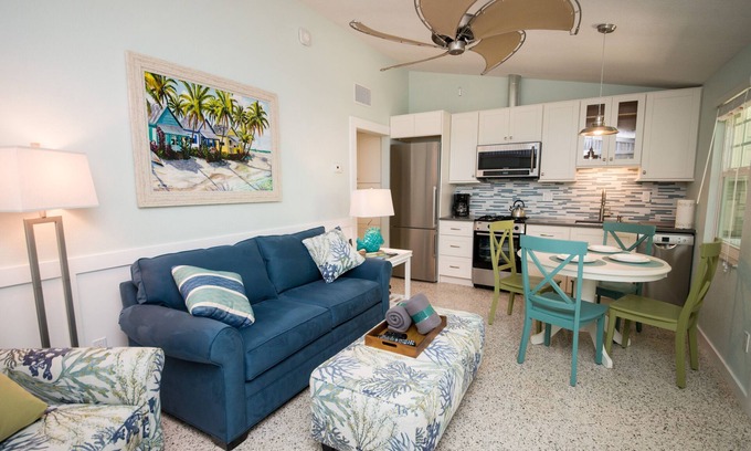 Holmes Beach Apartment | Tranquil AMI Resort Unit 1 all amenities! Central Holmes Beach
