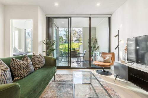 Heidelberg Apartment | Tranquil Apt Major Hospital Precinct w Parking