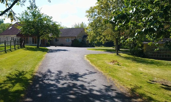 Langport House | Tranquil, converted barn annex, spectacular gardens