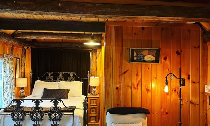 Fitzwilliam Cabin | Tranquil Guest House - Peaceful Sanctuary plus InfraRed Sauna