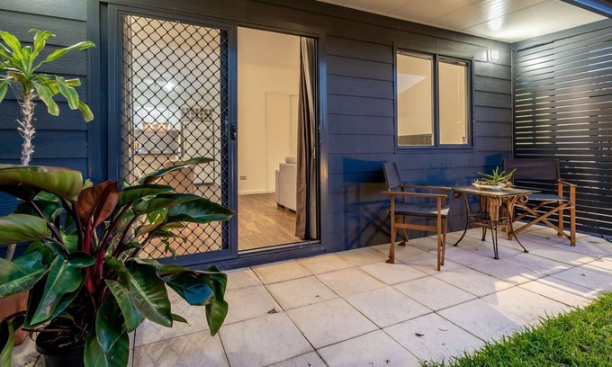 Morley House | Tranquil Haven 2BR/1B Guest House w/Spa