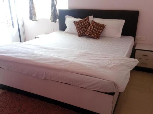 Bhubaneshwar Bed & Breakfast | Tranquil Luxury Suite Room with Breakfast