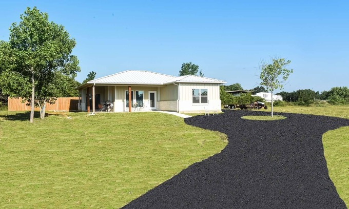 Springtown House | Tranquil Modern Cottage with Deck & Fire Pit - Gateway to Eagle Mountain Lake & Fort Worth