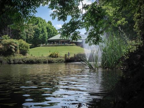 Eagle Heights Apartment | Tranquil Mountain Escape Tamborine Mountain